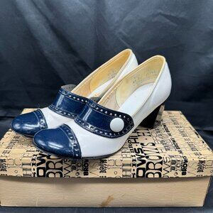 Vintage 1960 s Navy and White Women s Hi Brows Wingtip Heels Size 6.5